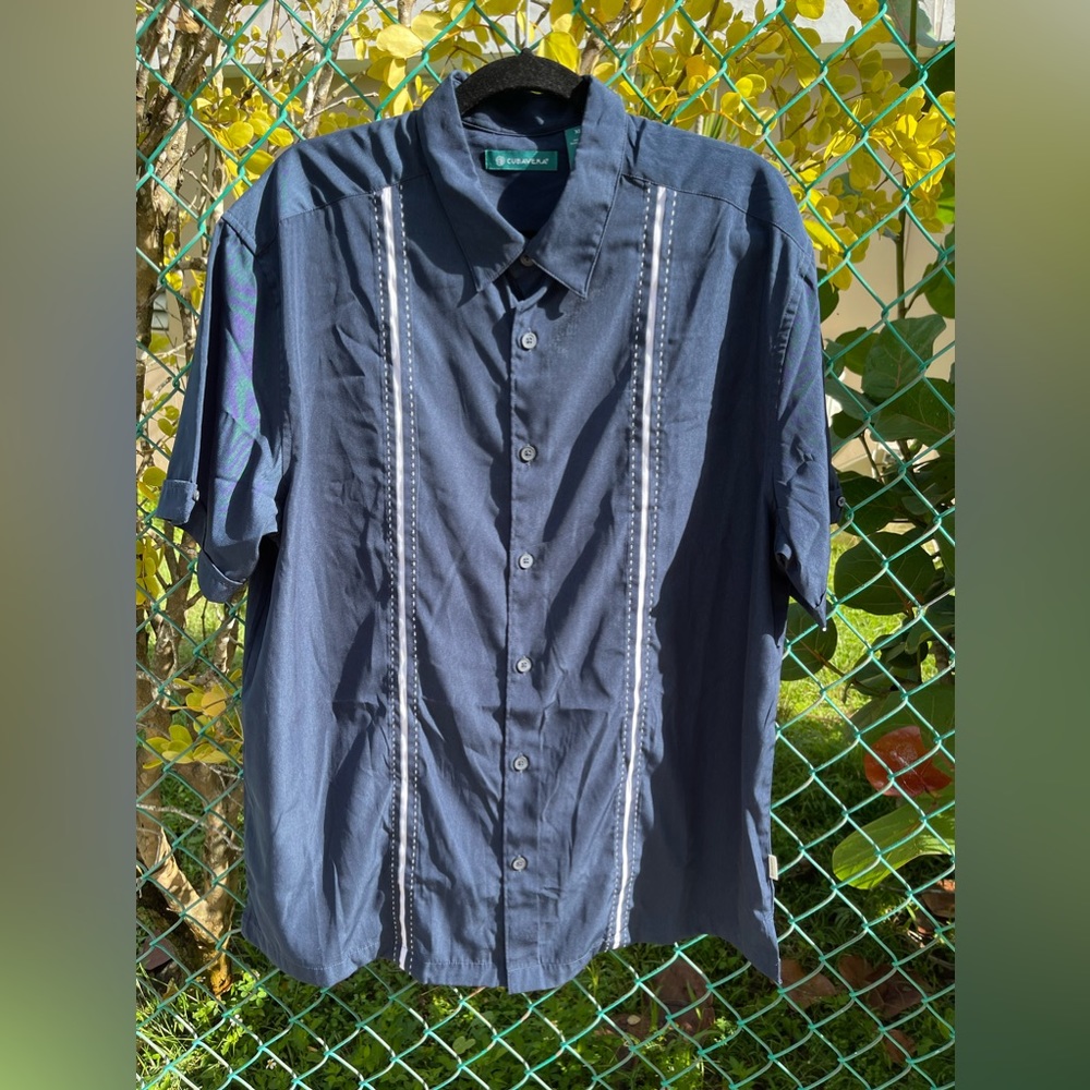 🛍 Navy Cubavera | Used like new 
$25.00 | X-Large

DM for more info 📩